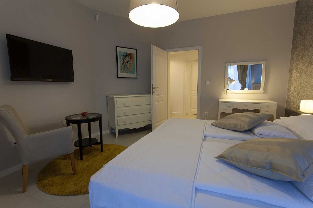 Prekrasna vila AURORA s privatnim bazenom, saunom i jacuzzijem