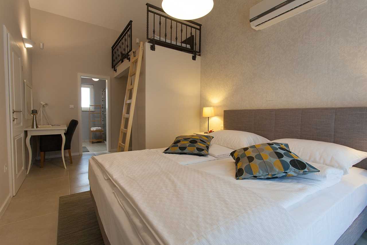 Prekrasna vila AURORA s privatnim bazenom, saunom i jacuzzijem