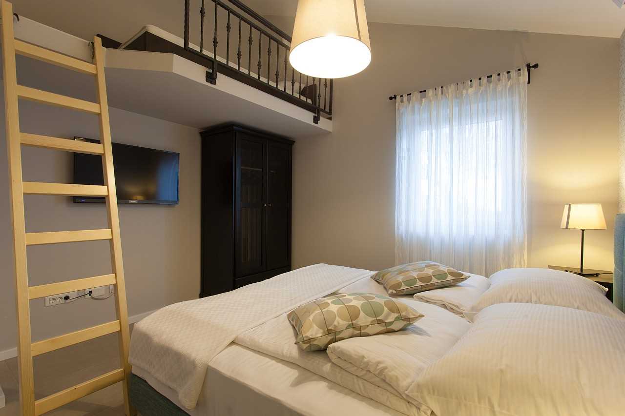 Prekrasna vila AURORA s privatnim bazenom, saunom i jacuzzijem