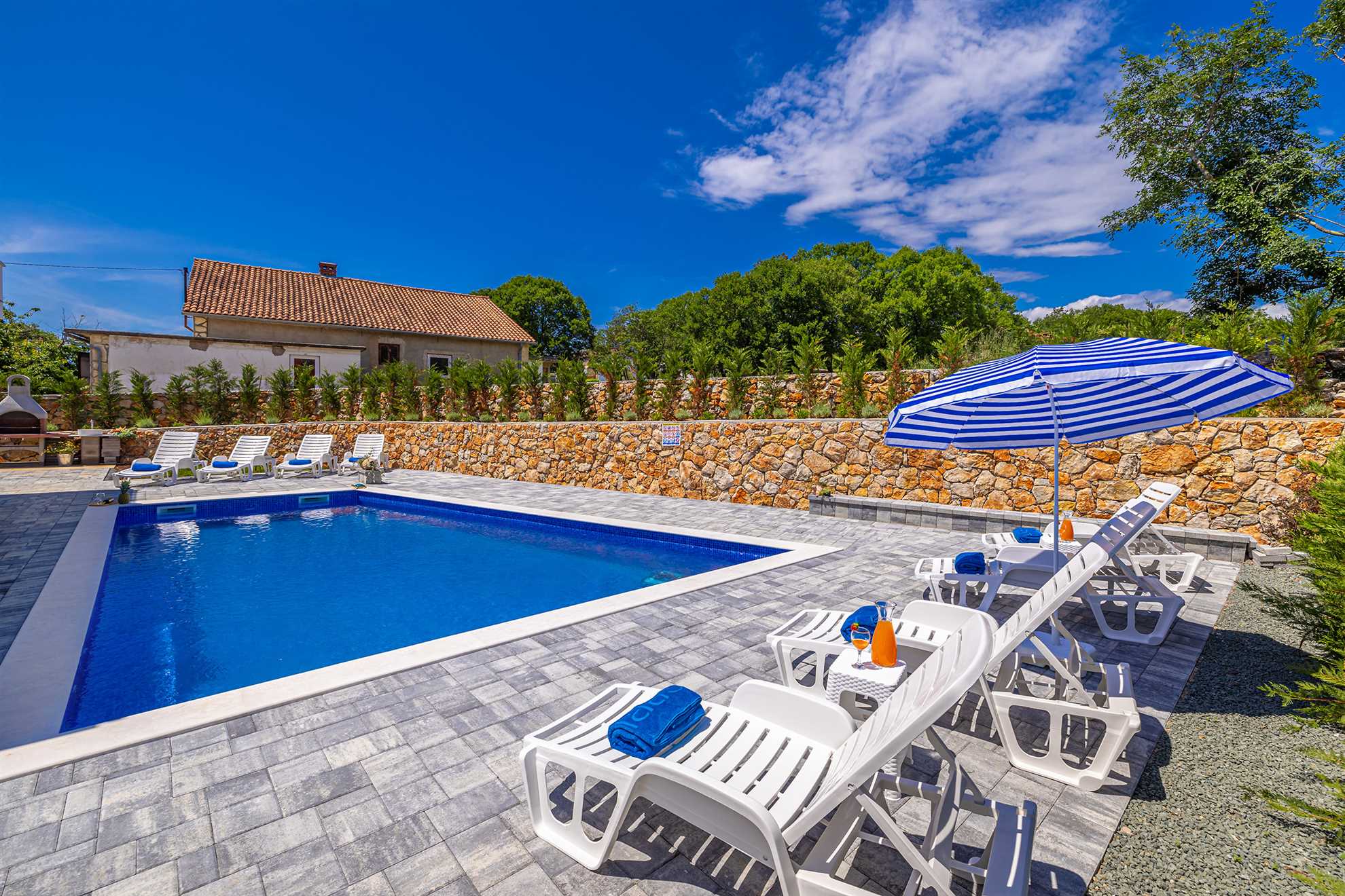 Villa KATHARINA s privatnim bazenom