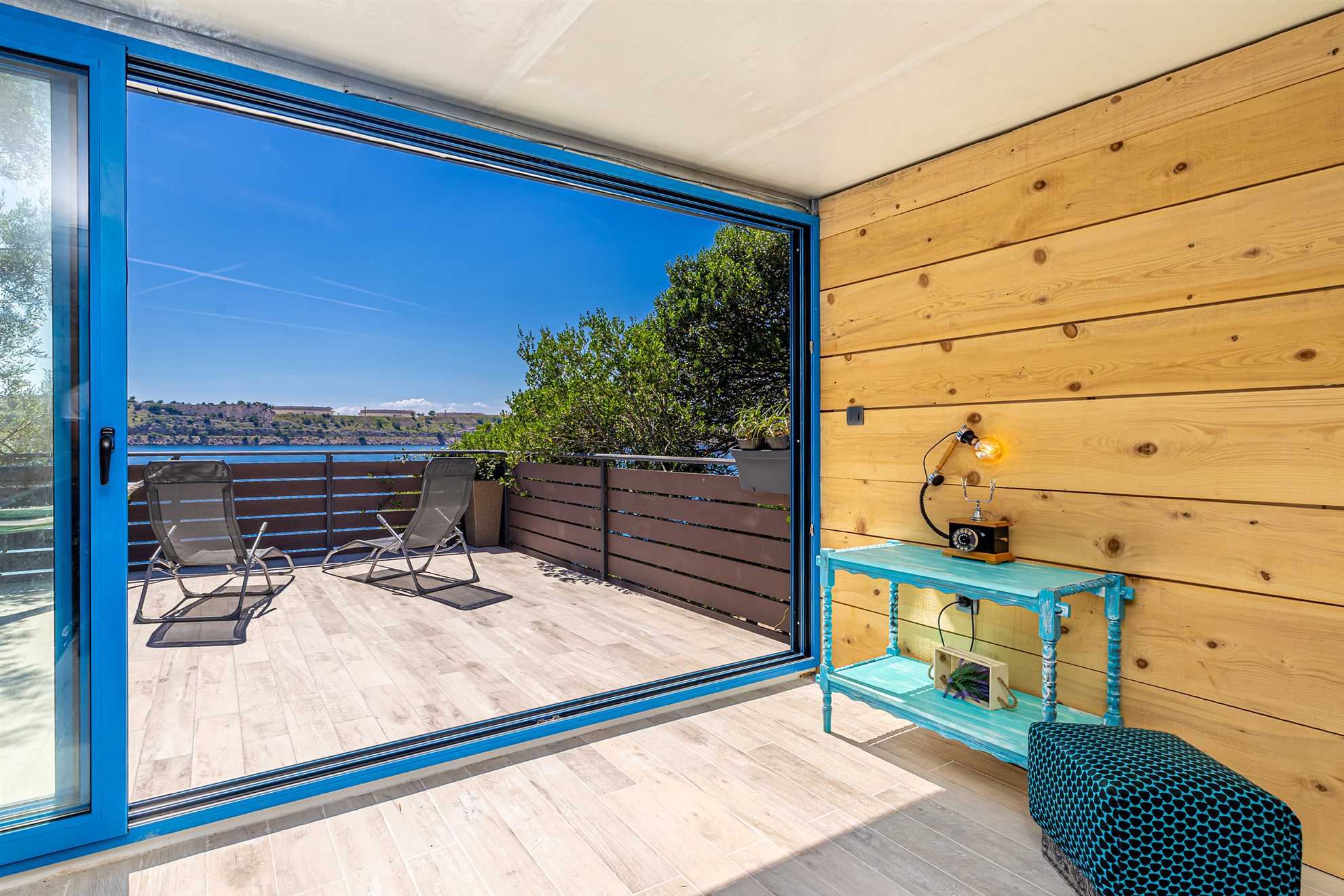 Cozy holiday home SEAFRONT II