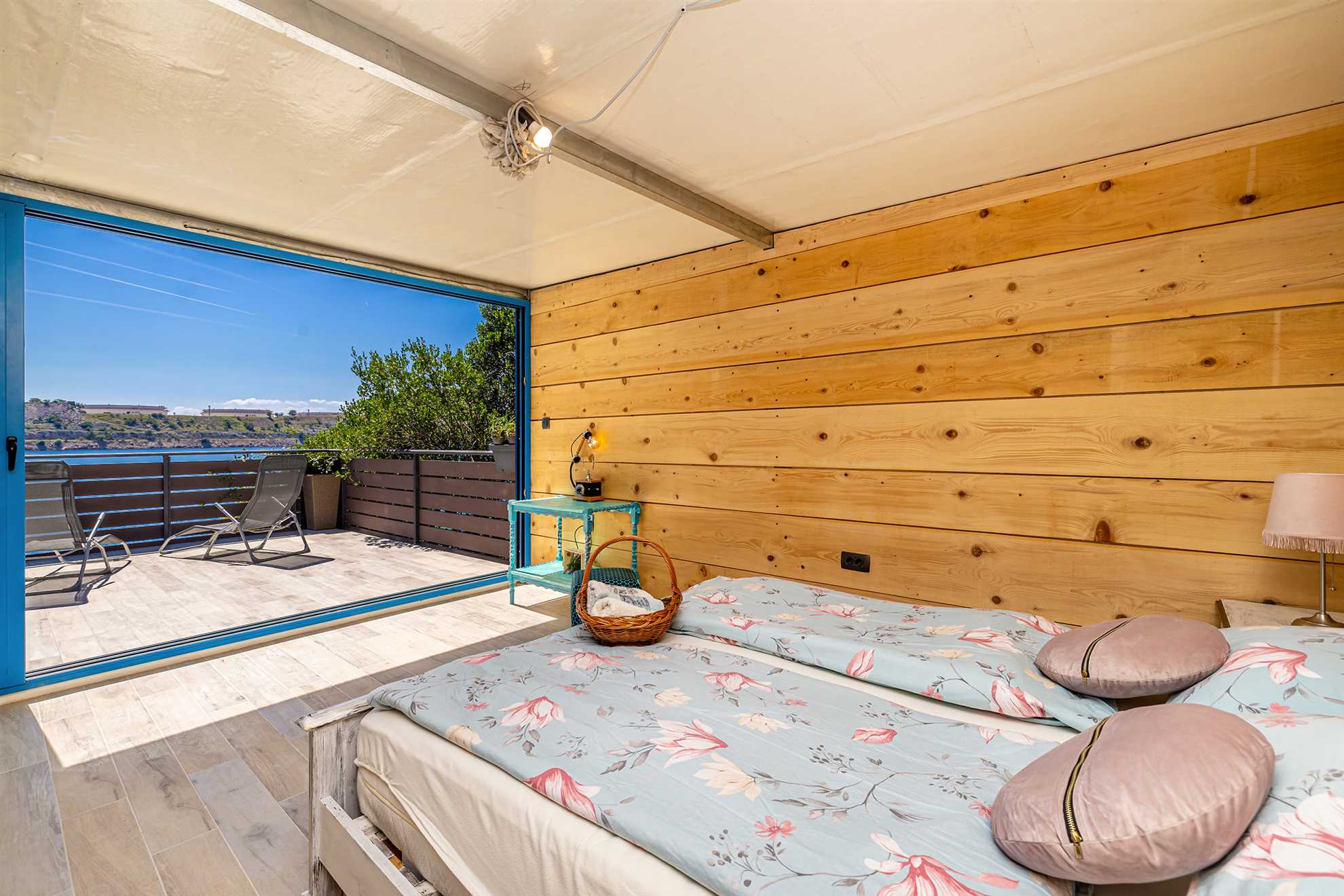 Cozy holiday home SEAFRONT II