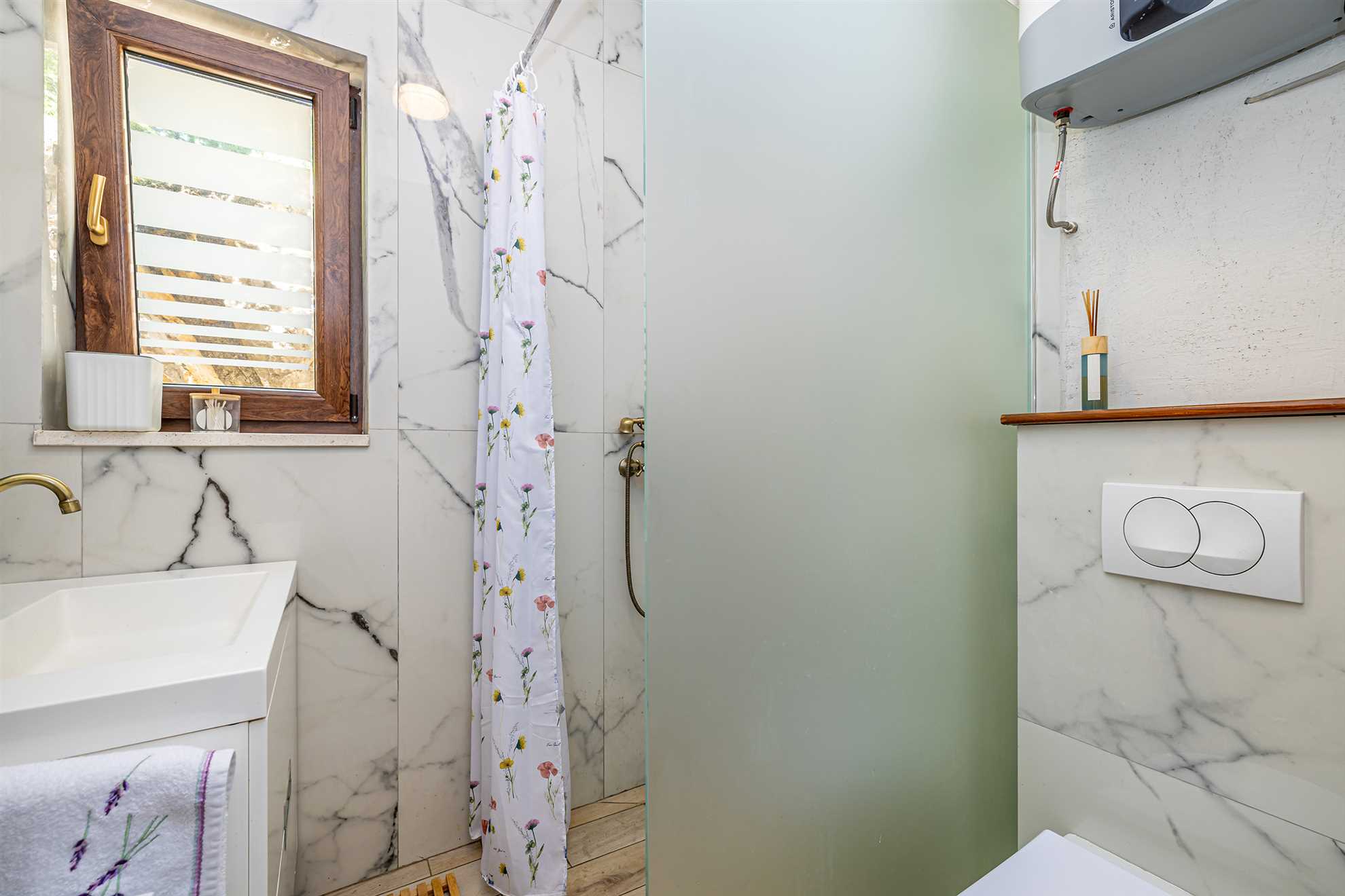 Cozy holiday home SEAFRONT II