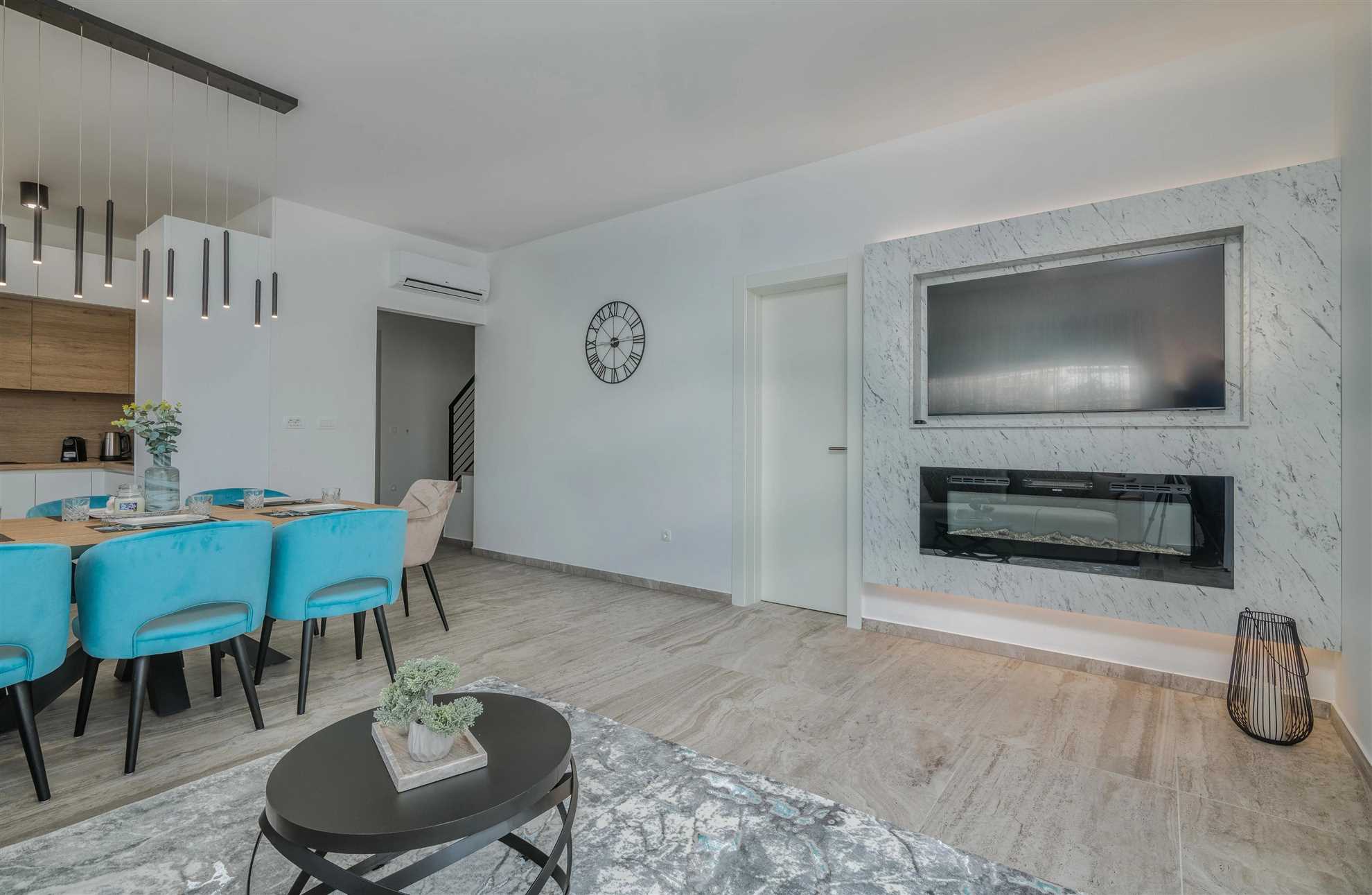 Villa DIVINA with heated pool