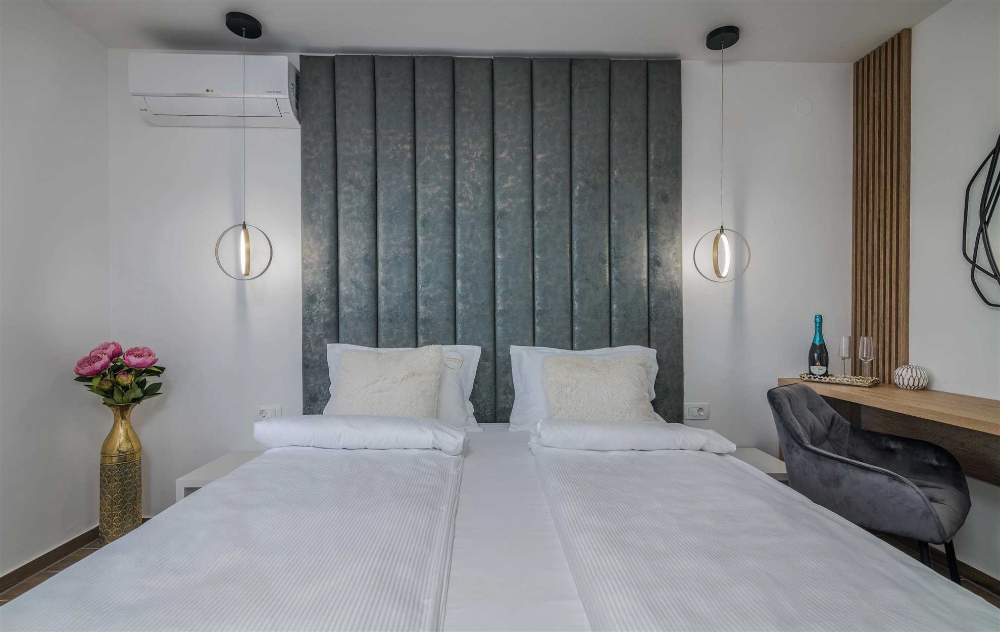 Villa DIVINA with heated pool