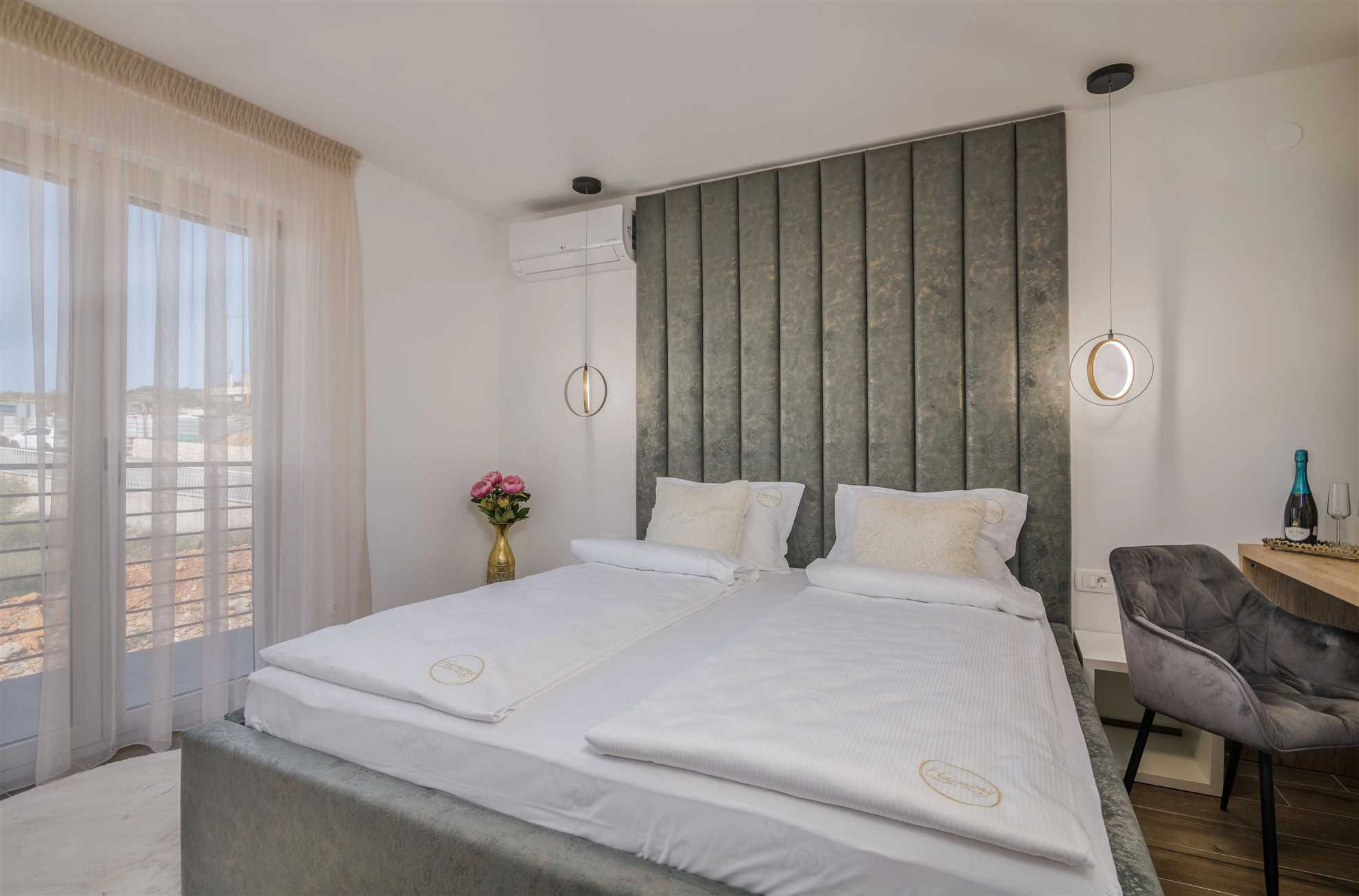 Villa DIVINA with heated pool