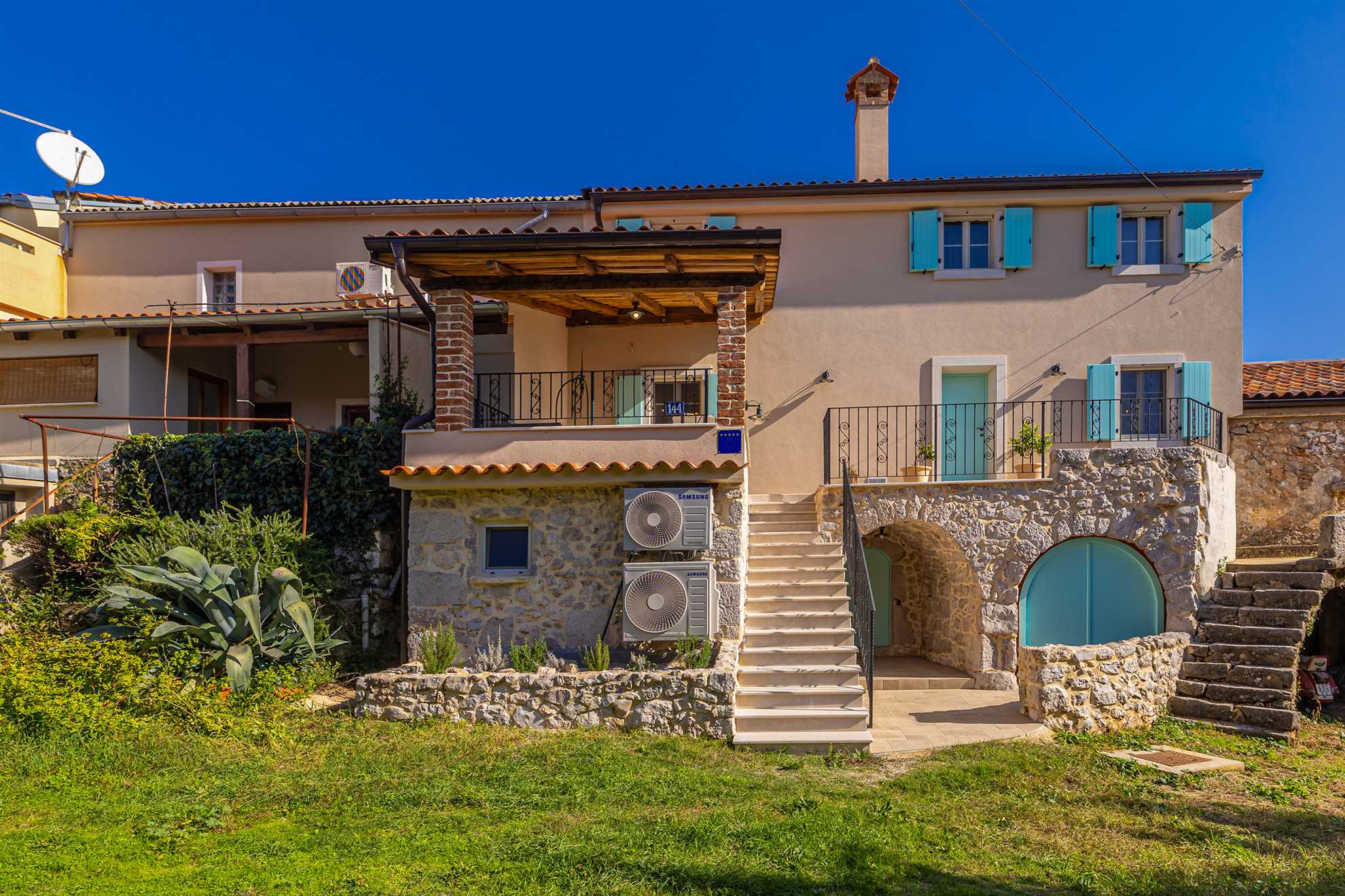 Villa MAVRA con piscina privata