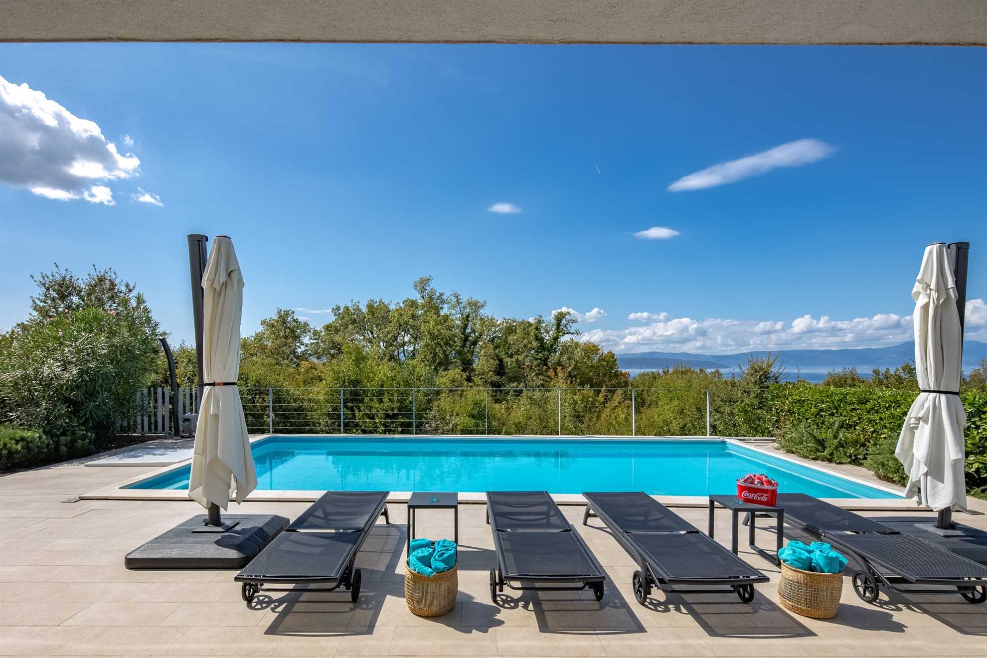 Villa LUXOR mit beheiztem Pool