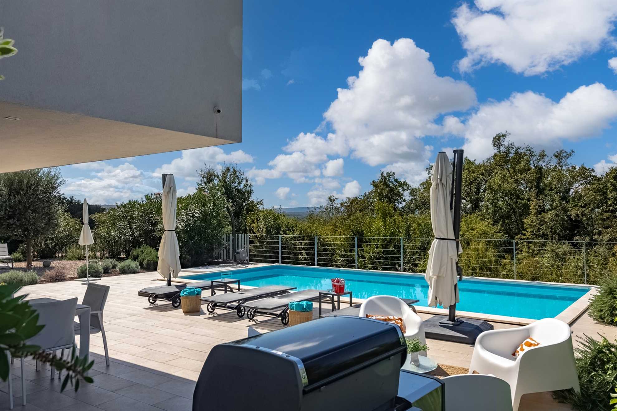 Villa LUXOR mit beheiztem Pool