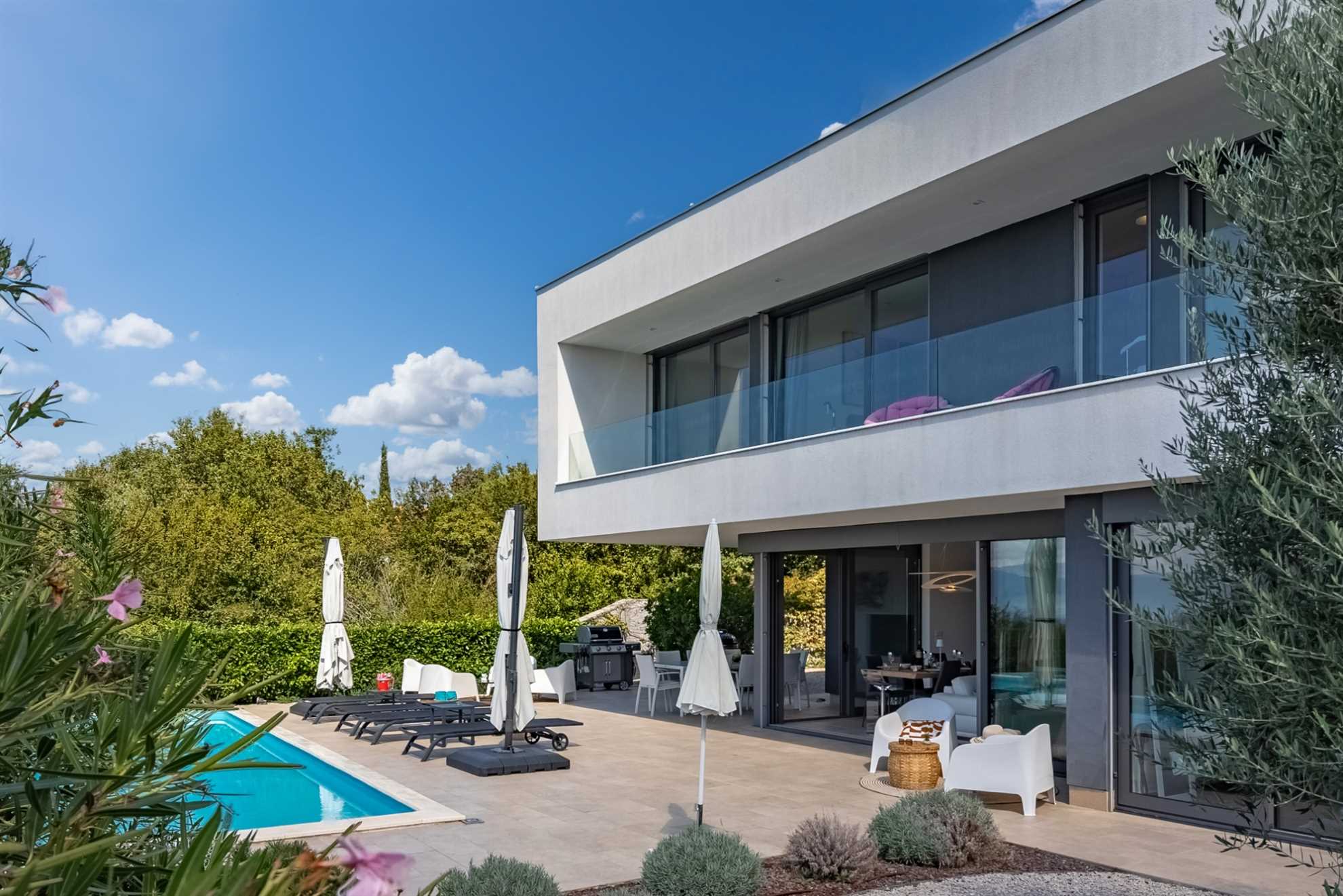 Villa LUXOR mit beheiztem Pool
