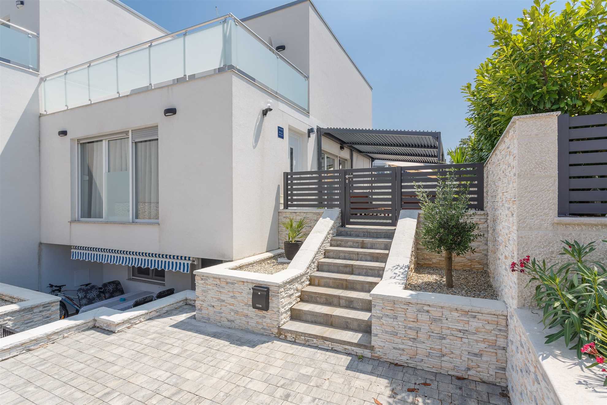 Apartment BARBARA with private pool