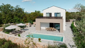Private-Pool Villa in Kras for 8 Guests