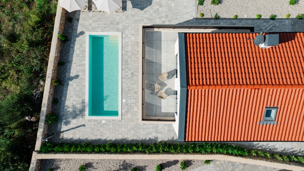 Private-Pool Villa in Kras for 8 Guests