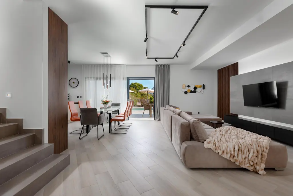 4-Bedroom Villa in Kras with Private Pool