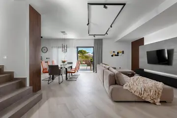 4-Bedroom Villa in Kras with Private Pool