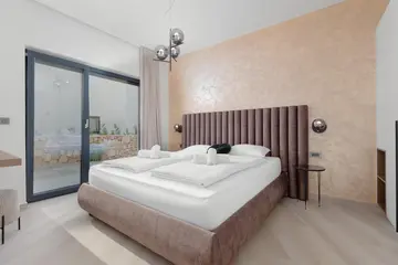 4-Bedroom Villa in Kras with Private Pool