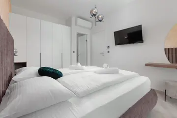 4-Bedroom Villa in Kras with Private Pool