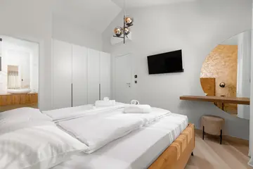 4-Bedroom Villa in Kras with Private Pool