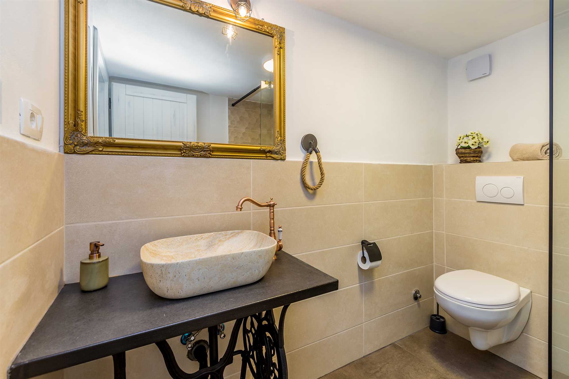 Casa vacanze KUNTENTA con piscina privata e jacuzzi