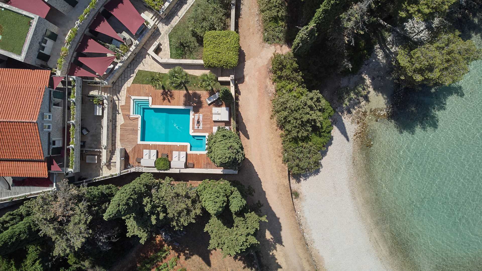 Beachfront luxurious villa with swimming pool