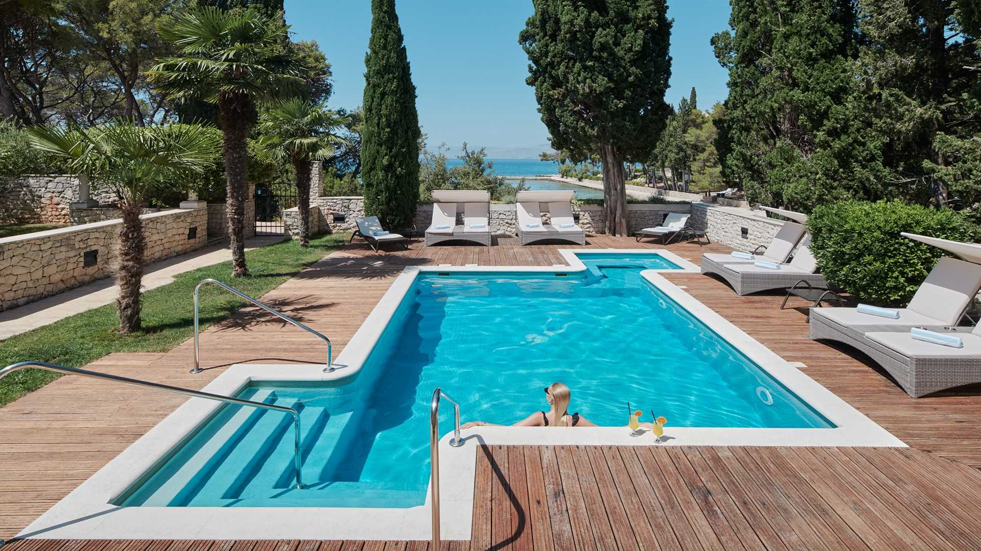 Beachfront luxurious villa with swimming pool