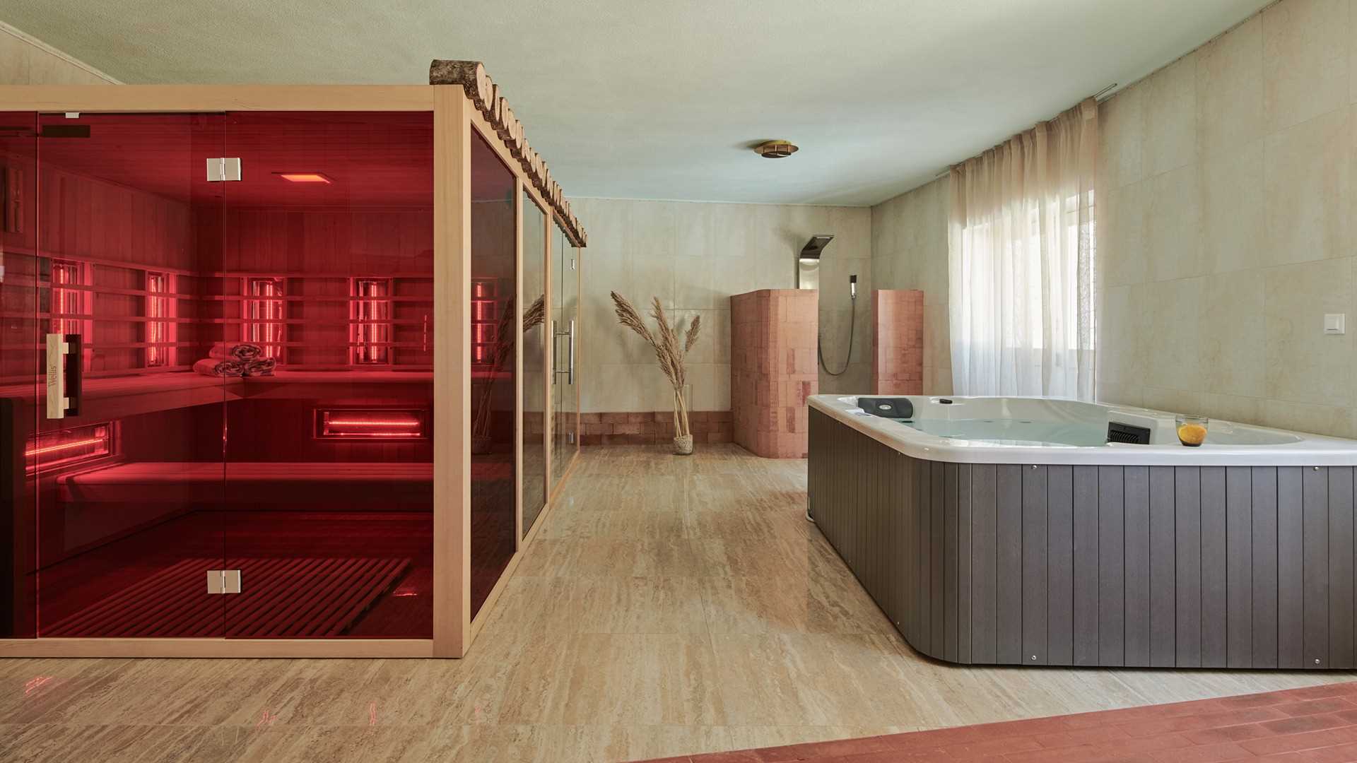 Beachfront luxurious villa with swimming pool