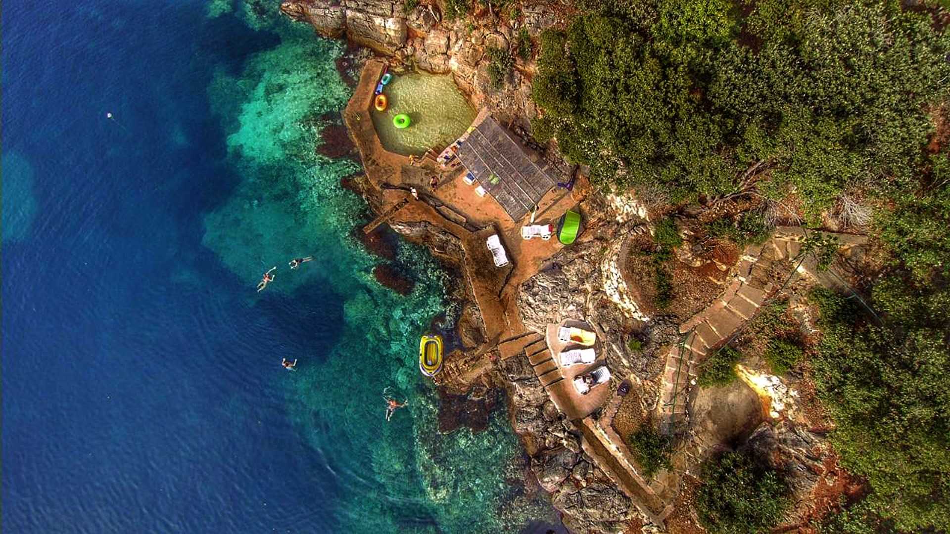 Beachfront villa with pool