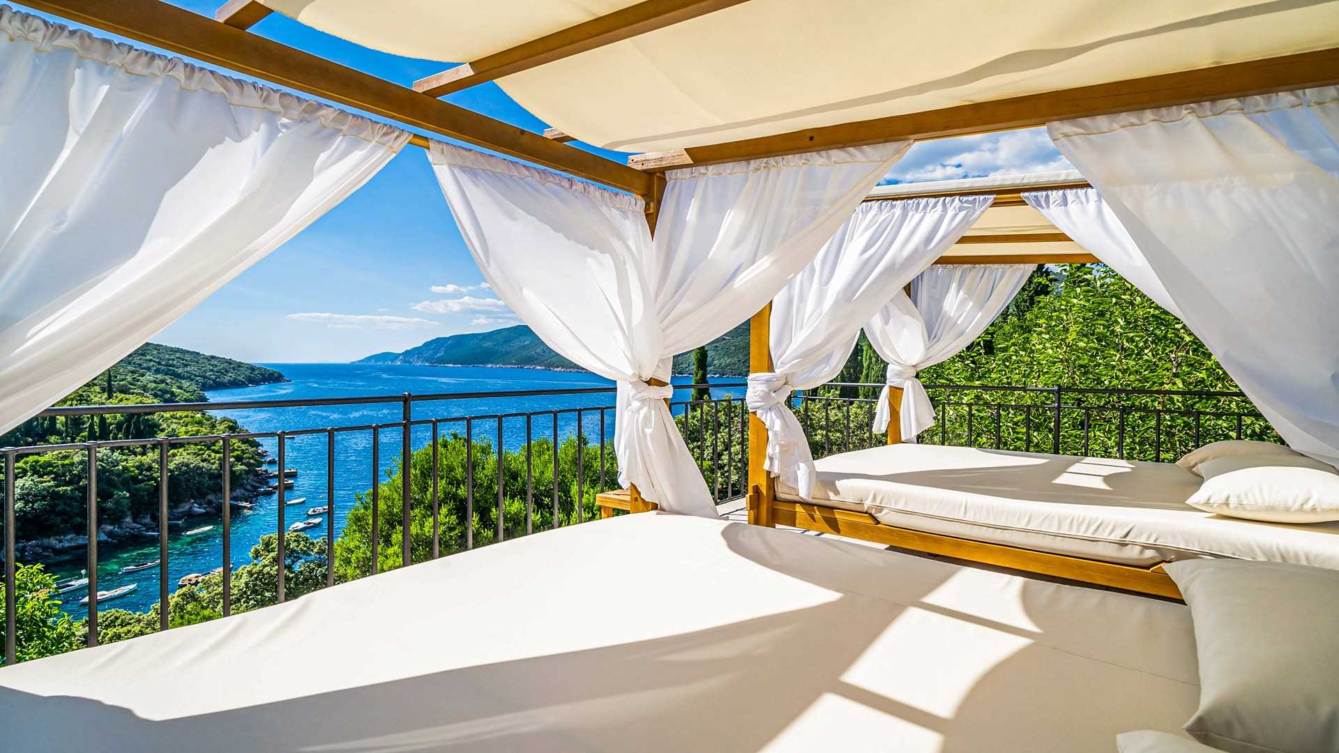 Beachfront villa with pool