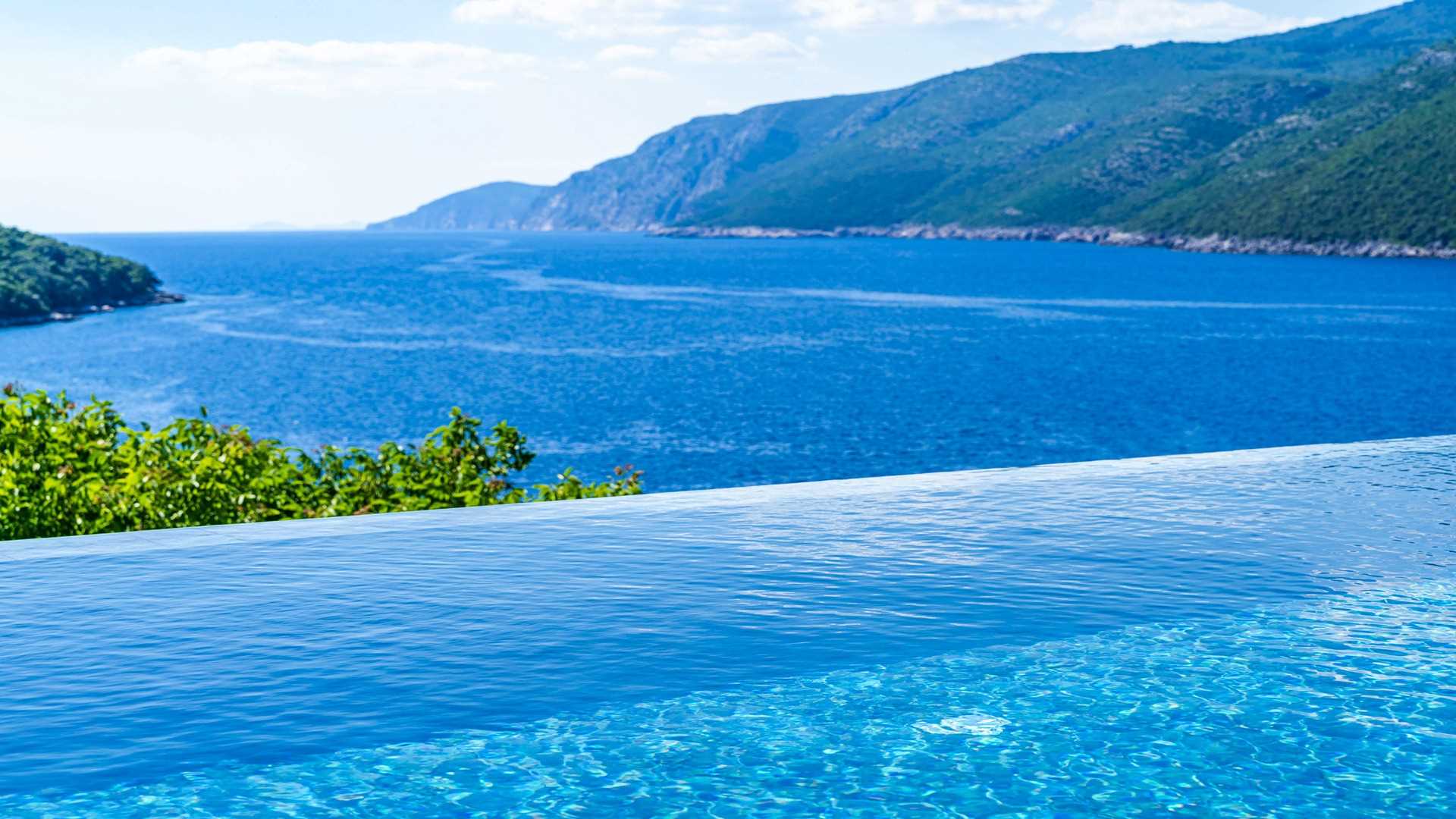 Beachfront villa with pool