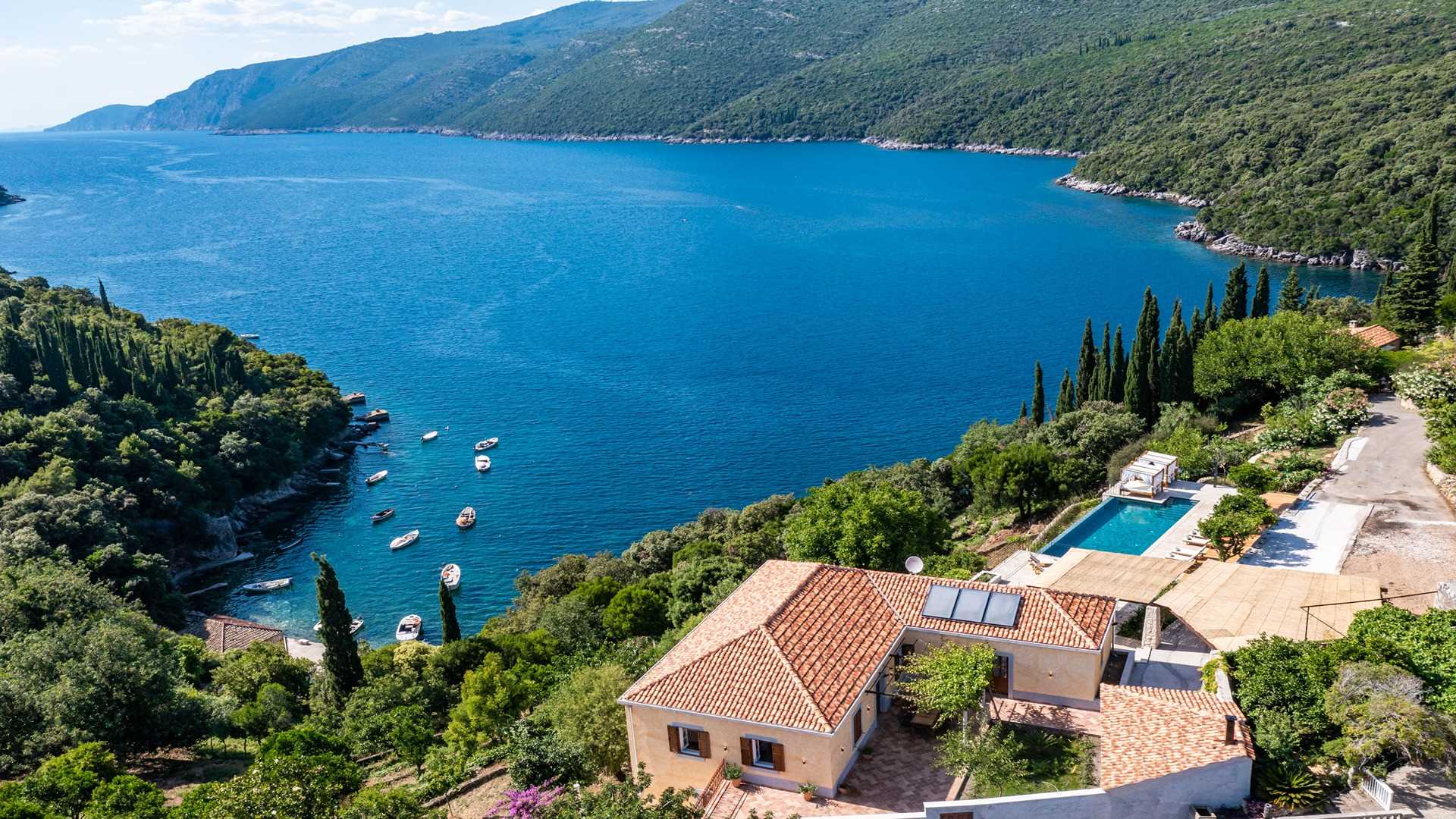 Beachfront villa with pool