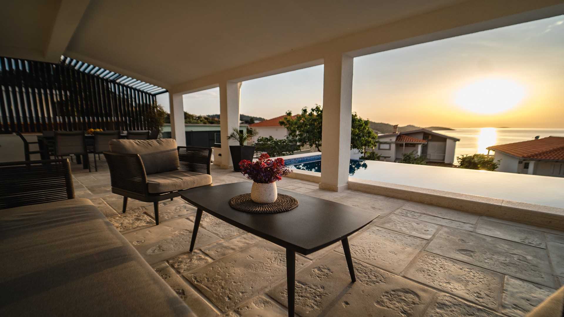 Villa Miracle