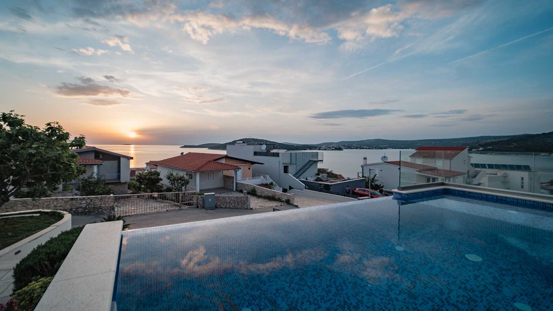 Villa Miracle