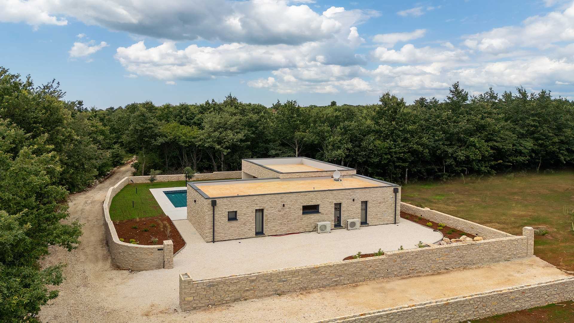 Green Frame Garden Villa West