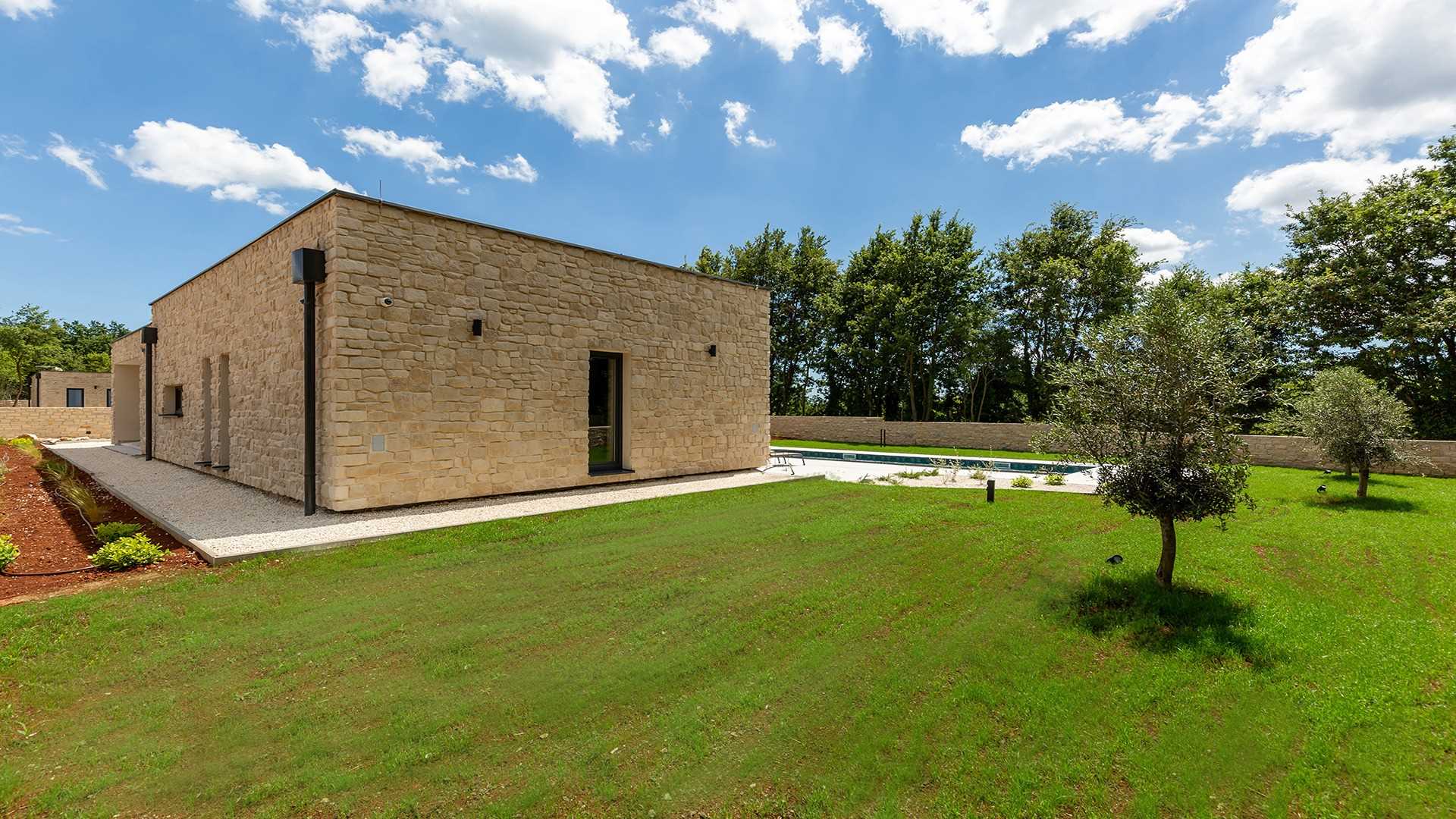Green Frame Garden Villa West