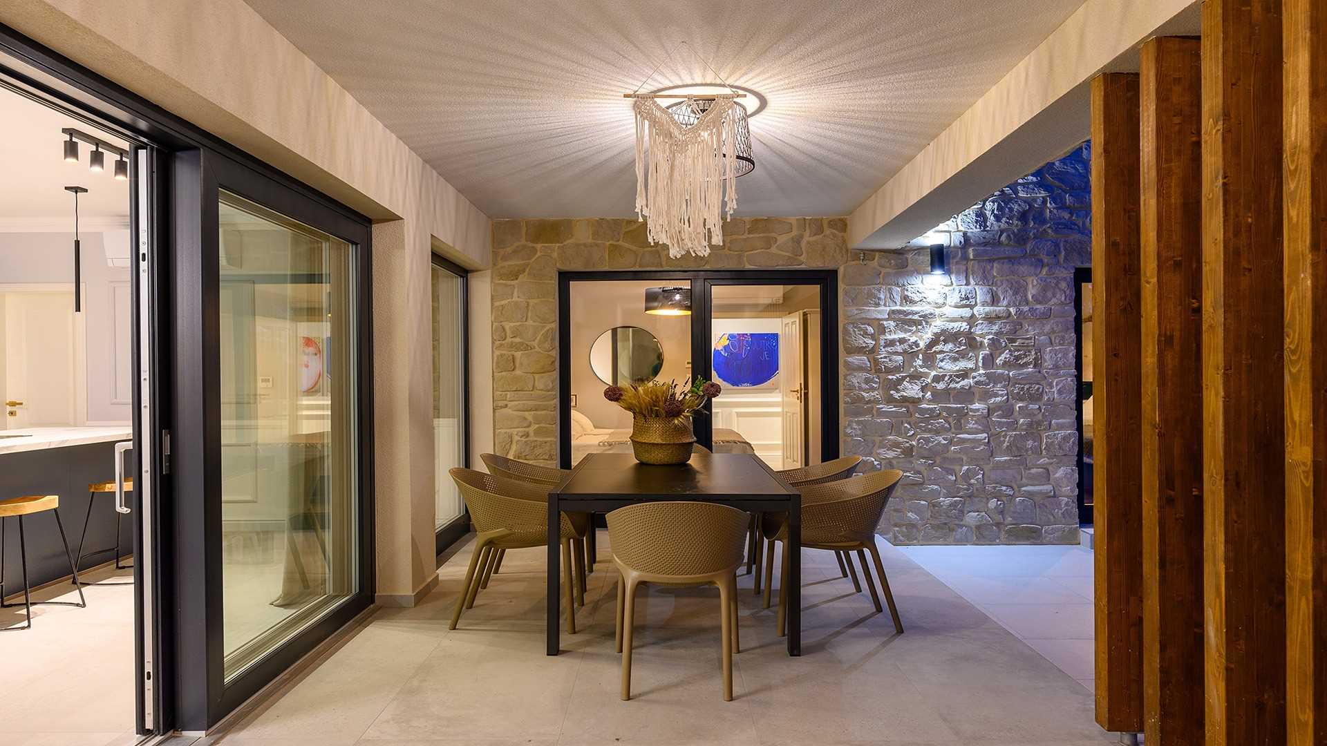 Green Frame Garden Villa West