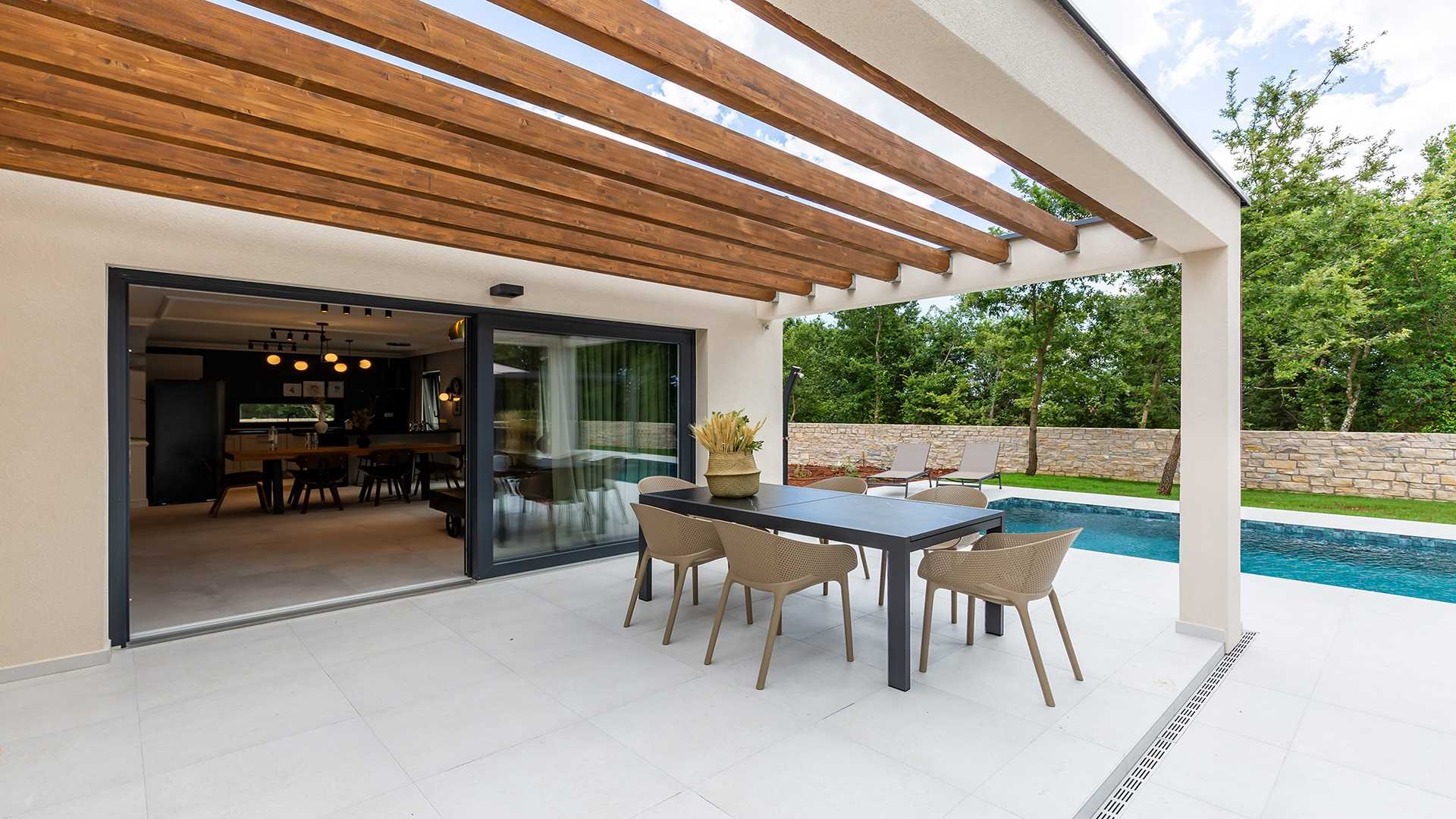 Green Frame Garden Villa East
