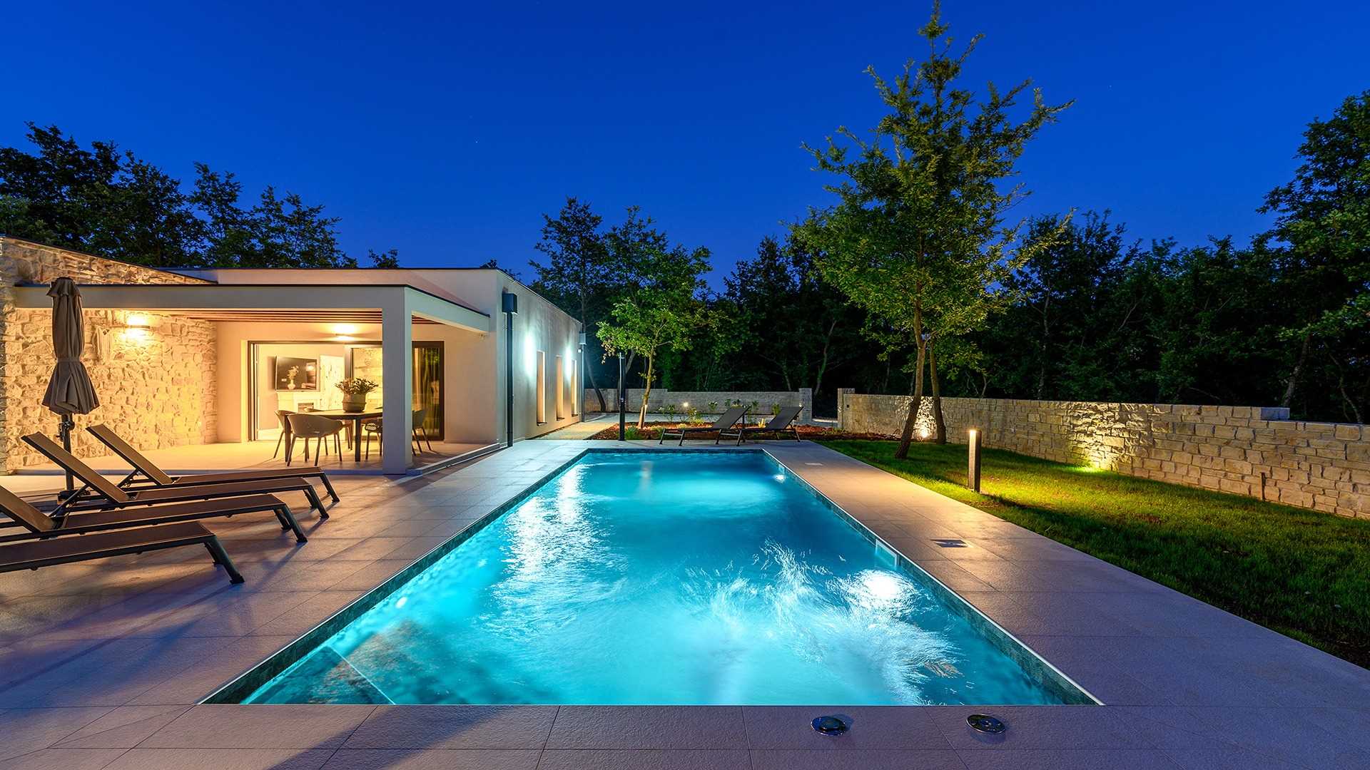 Green Frame Garden Villa East