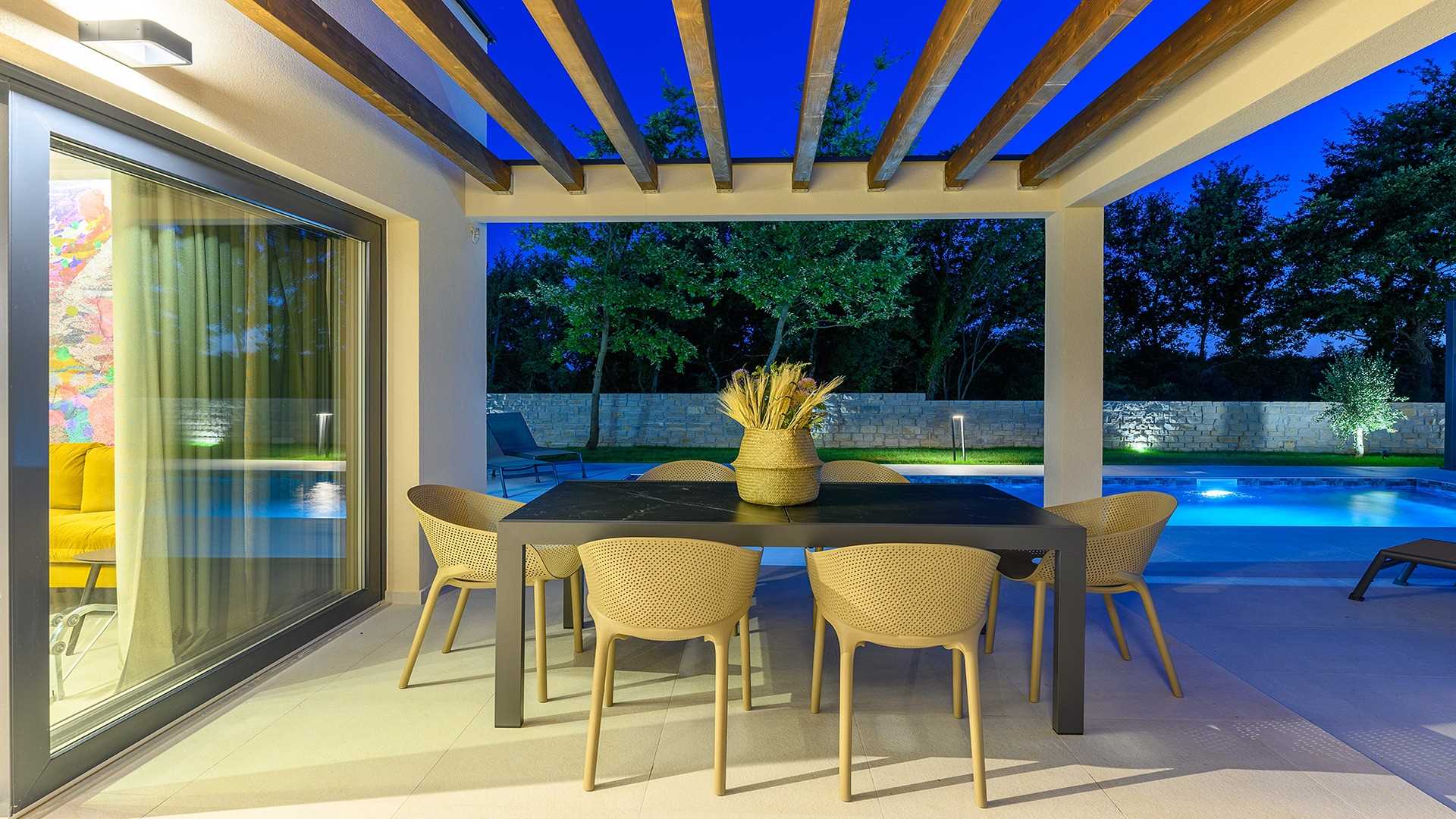 Green Frame Garden Villa East