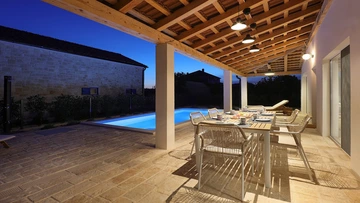 3-Bedroom Villa for Up to 6 in Pašman