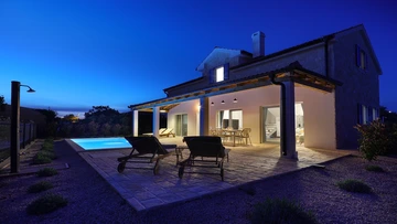 3-Bedroom Villa for Up to 6 in Pašman