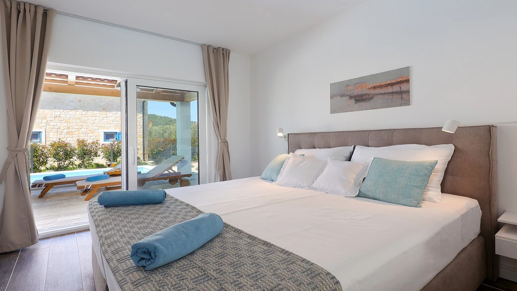 3-Bedroom Villa for Up to 6 in Pašman