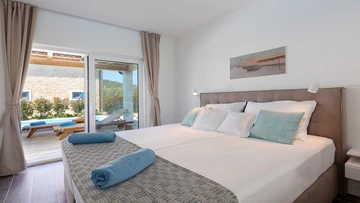 3-Bedroom Villa for Up to 6 in Pašman