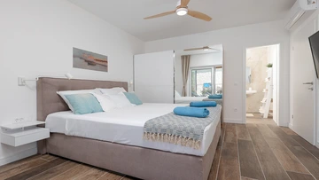 3-Bedroom Villa for Up to 6 in Pašman