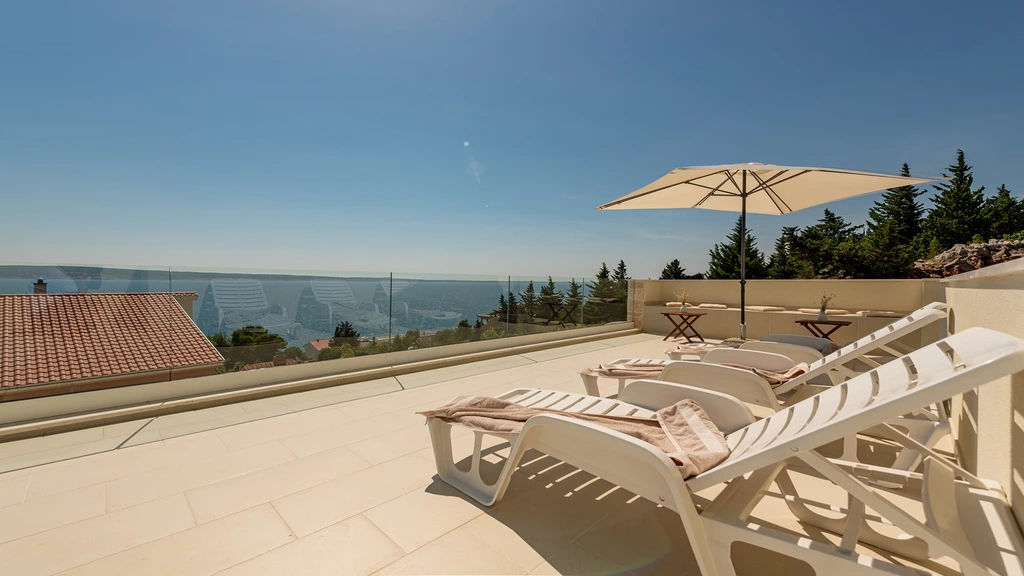 2-Bedroom Villa in Starigrad Paklenica (Sleeps 6)
