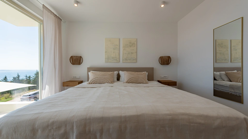 2-Bedroom Villa in Starigrad Paklenica (Sleeps 6)