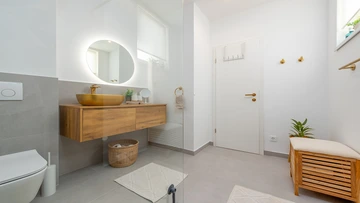 2-Bedroom Villa in Starigrad Paklenica (Sleeps 6)