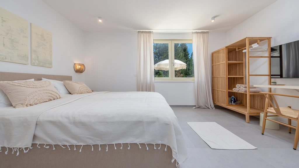 2-Bedroom Villa in Starigrad Paklenica (Sleeps 6)