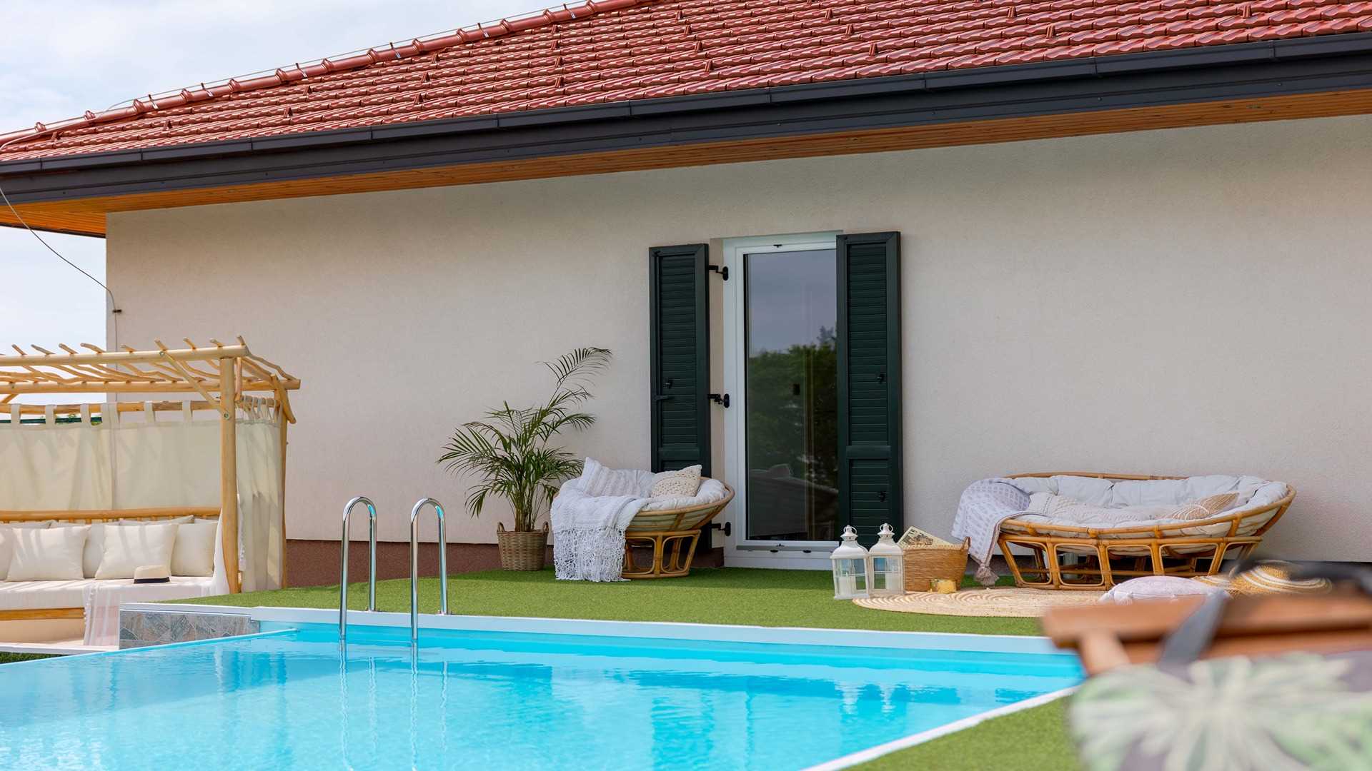Modern countryside villa with a pool and spa