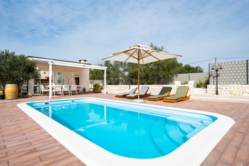 Villa with Private Pool and Sea Views in Trogir
