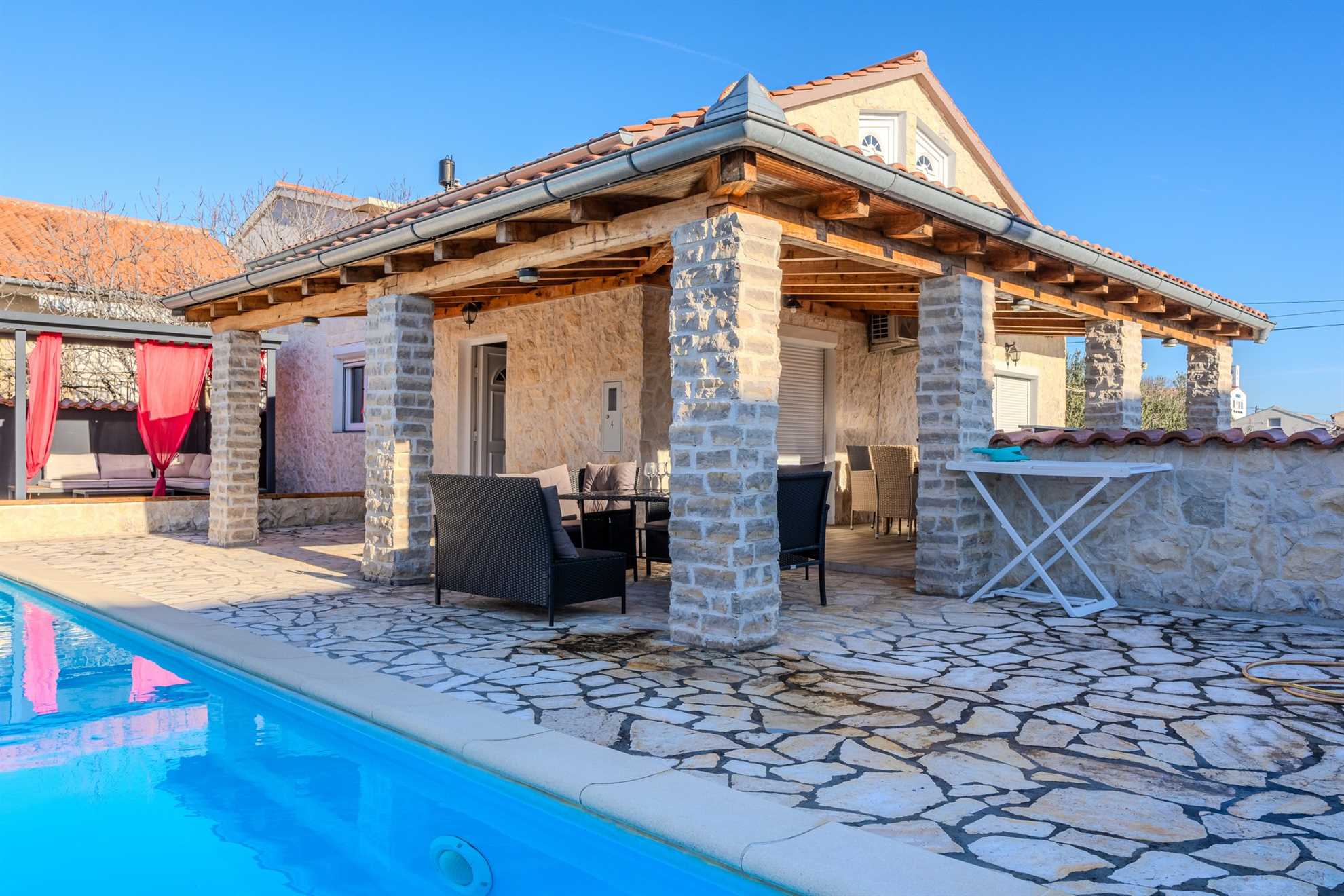 Villa Dalmacija - Villa for 6-7 persons | 3 bedrooms | Pool